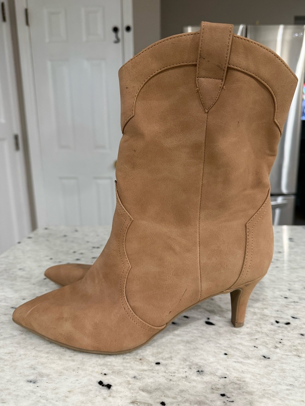 Dolce Vita Women's Tan Suede Pointed-Toe Mid-Heel Western Boot